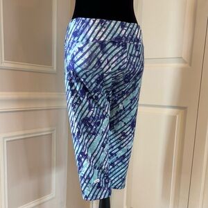 Marika Abstract Pattern Cropped Leggings Yoga Gym Athleisure size M